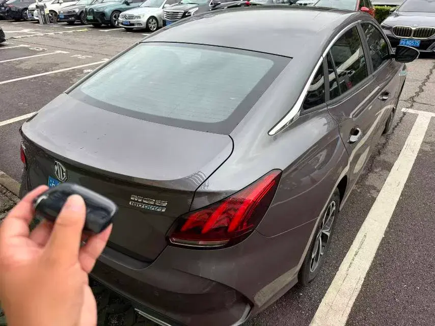 2021 MG 5 thumbnail 3