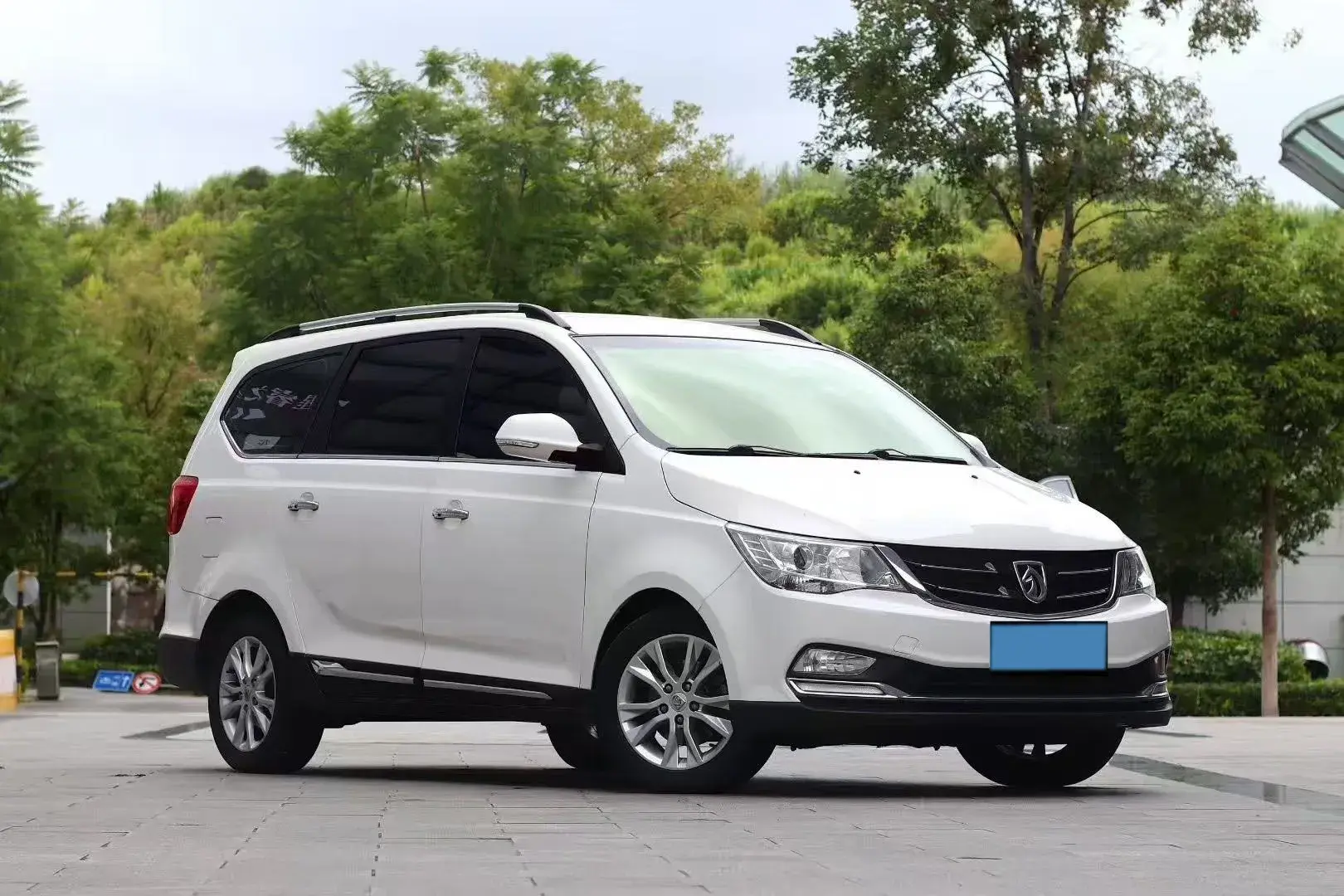 2016 BAOJUN 730 thumbnail 2