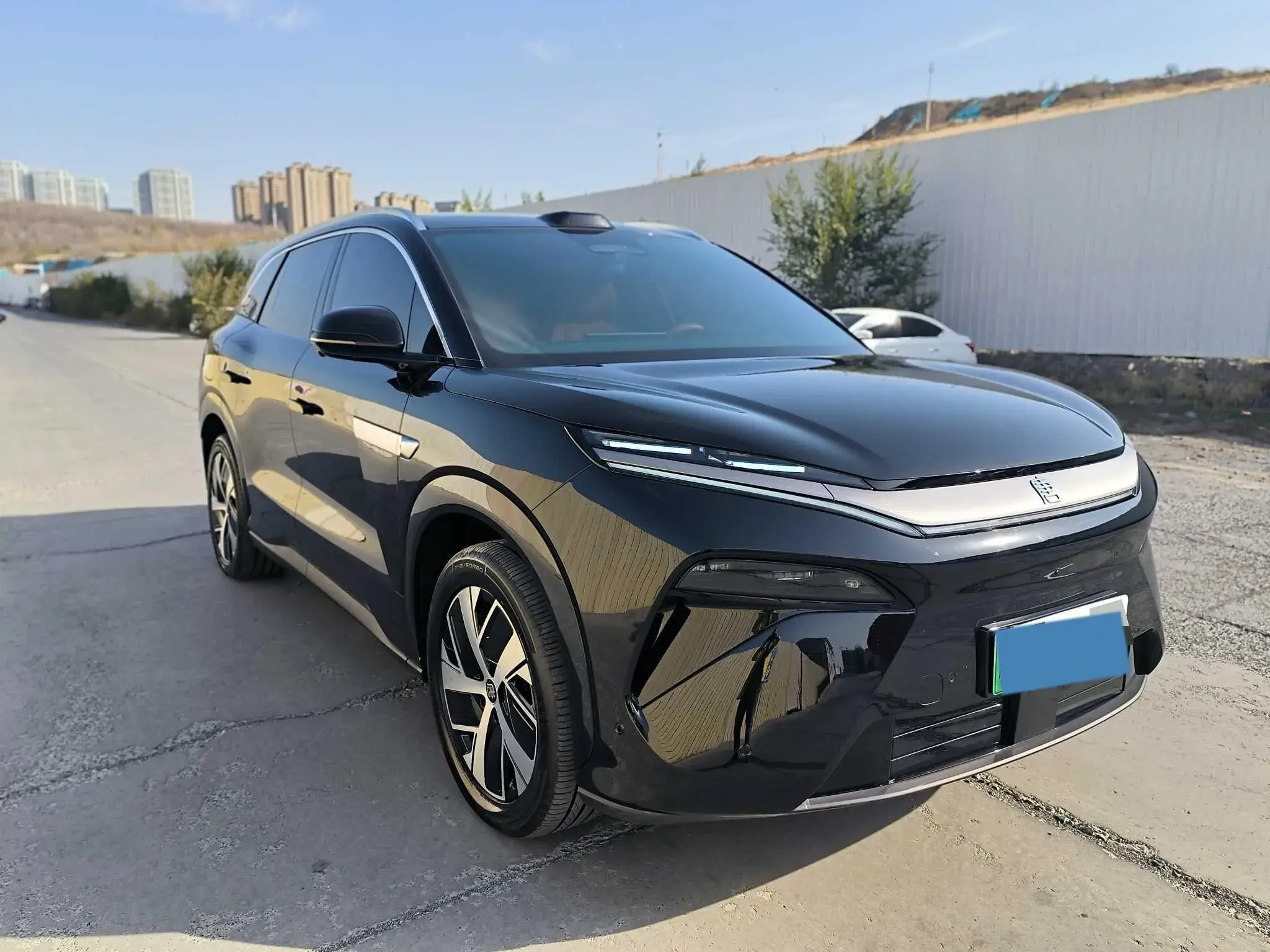 2025 BYD TANGL thumbnail 3