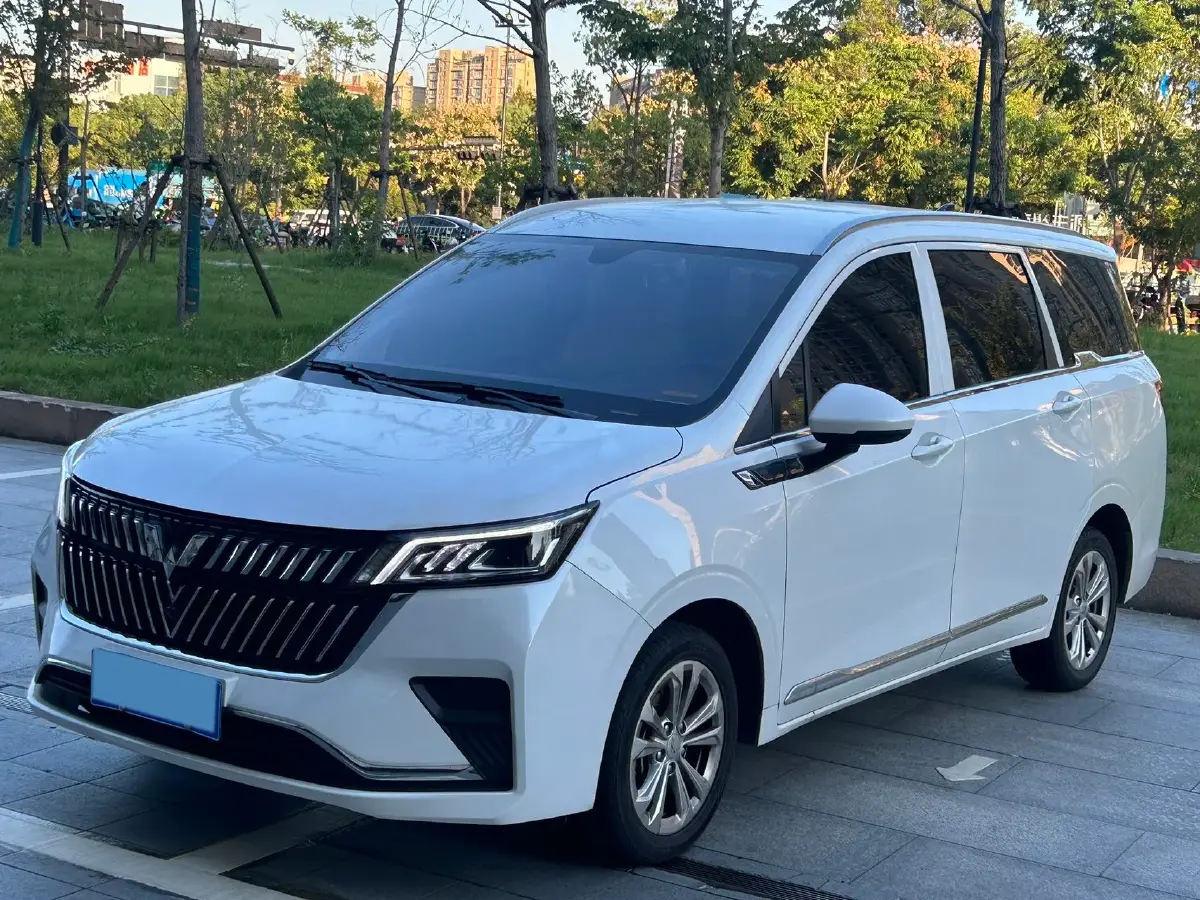 2022 WuLing JiaChen 1.5L 99HP L4 6MT
