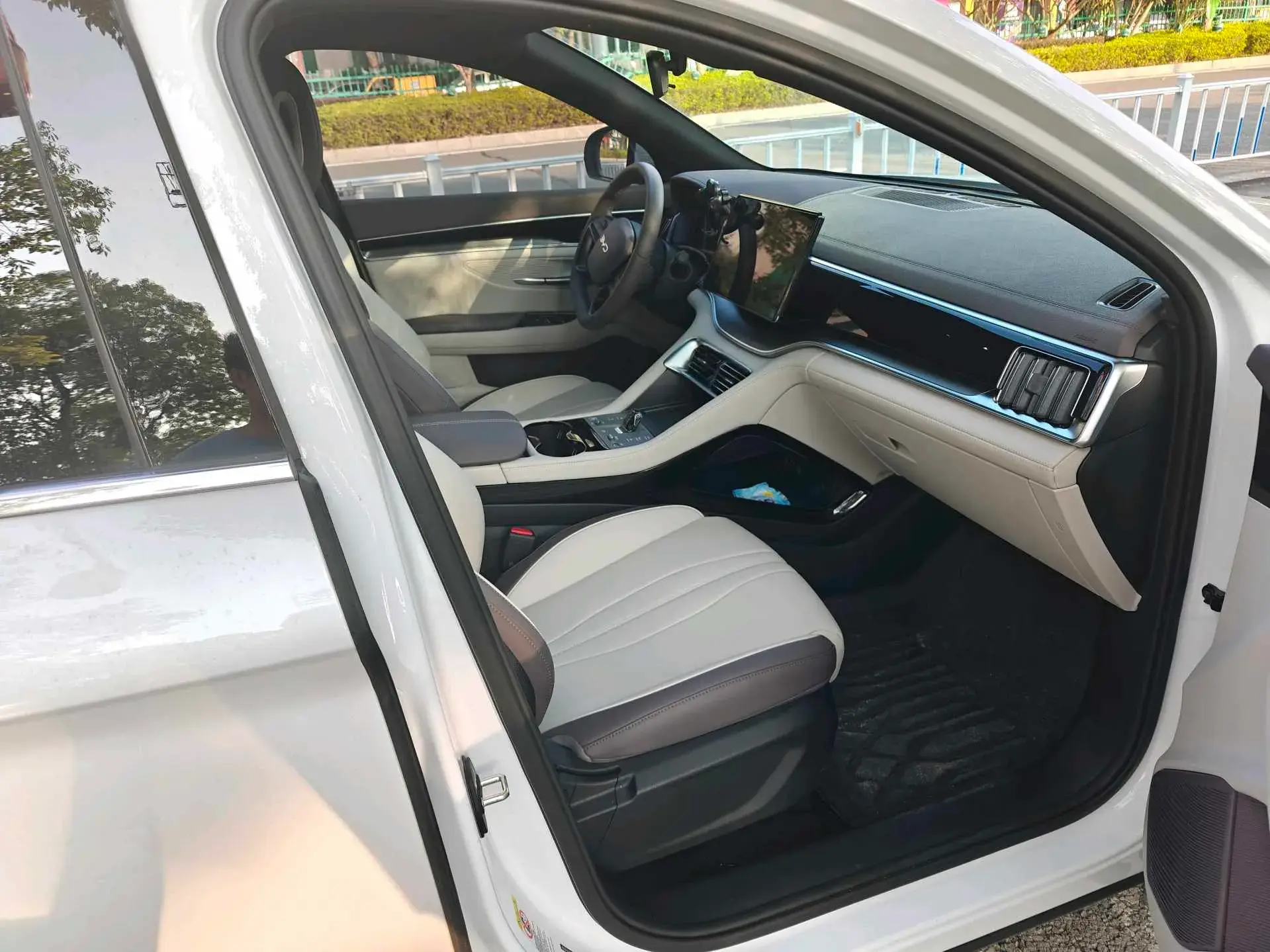 2025 BYD SONG thumbnail 2