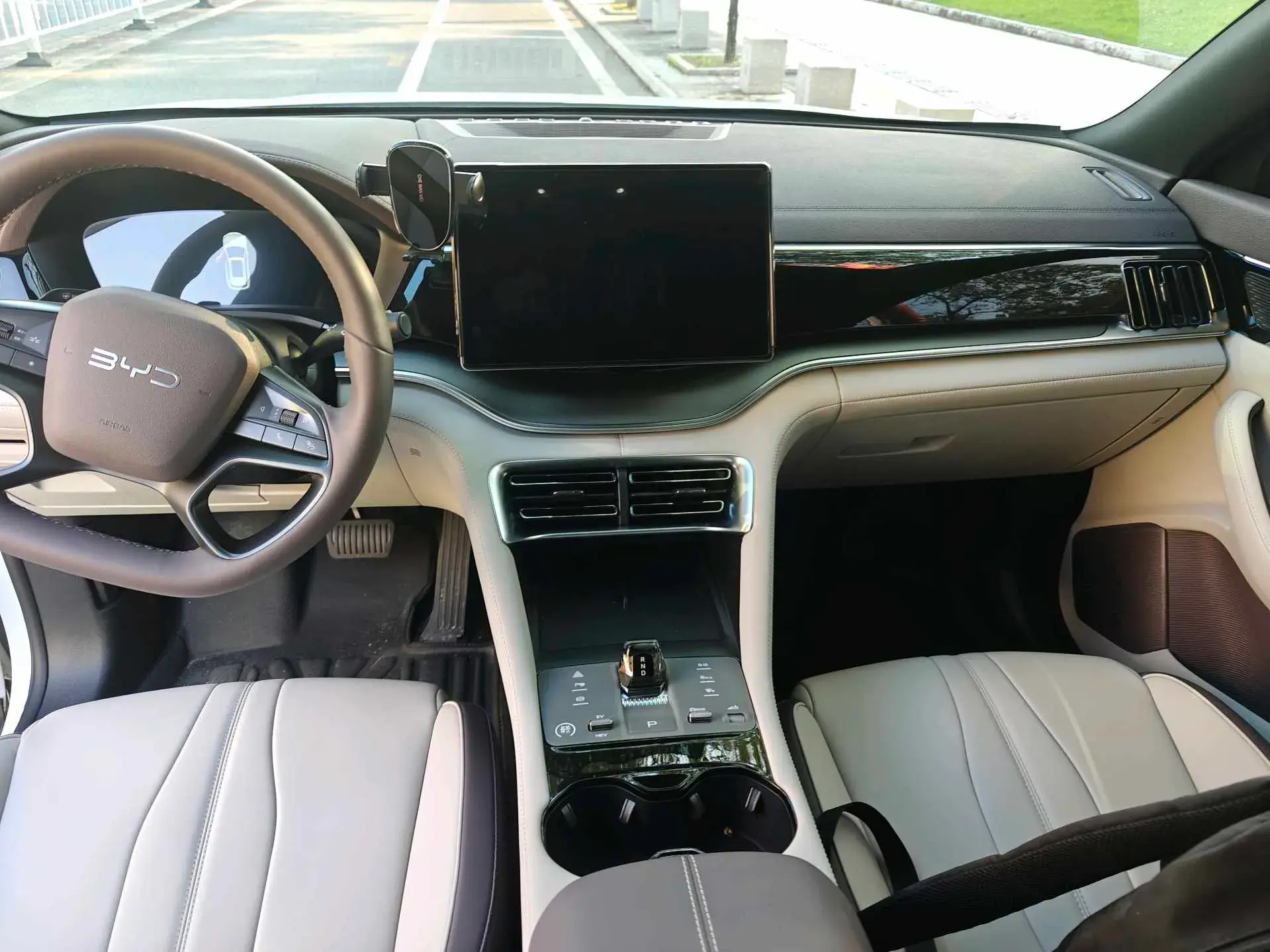 2025 BYD SONG thumbnail 4