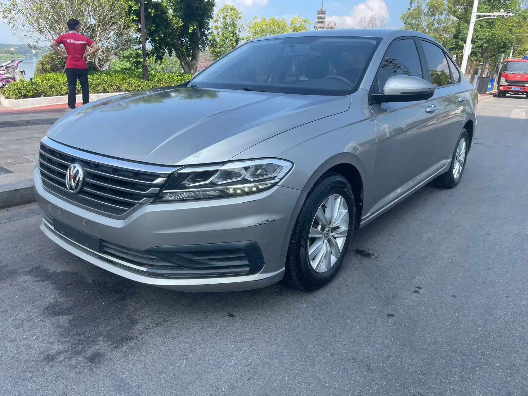 2019 VOLKSWAGEN LAVIDA view 1