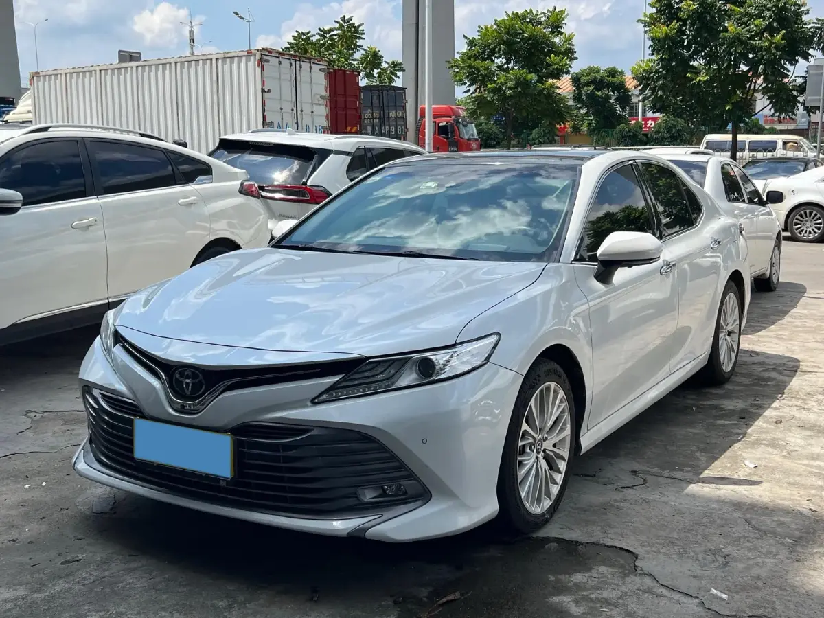 2021 Toyota Camry 2.5L 209HP L4 8AT