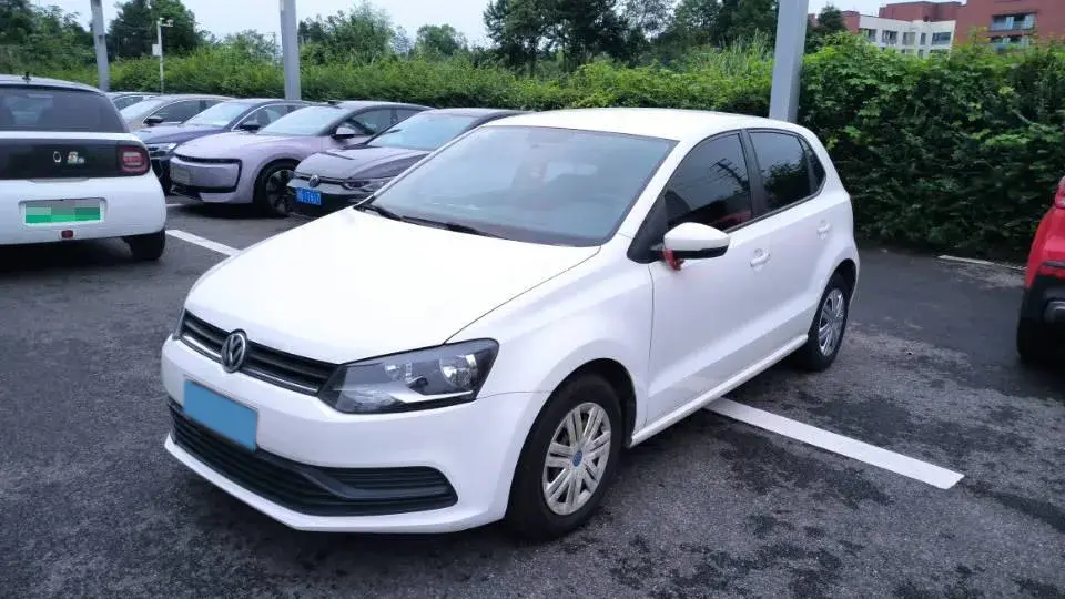 2018 VOLKSWAGEN POLO view 1