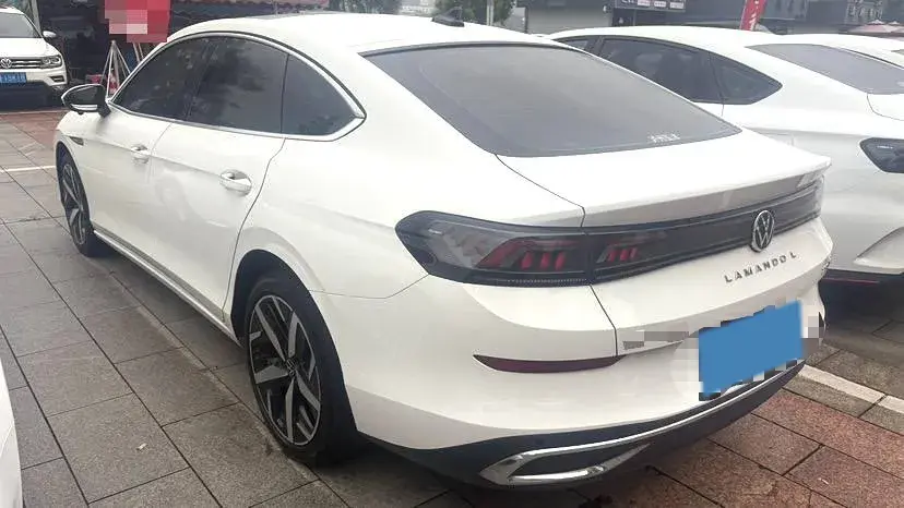 2023 VOLKSWAGEN LAMANDO thumbnail 3