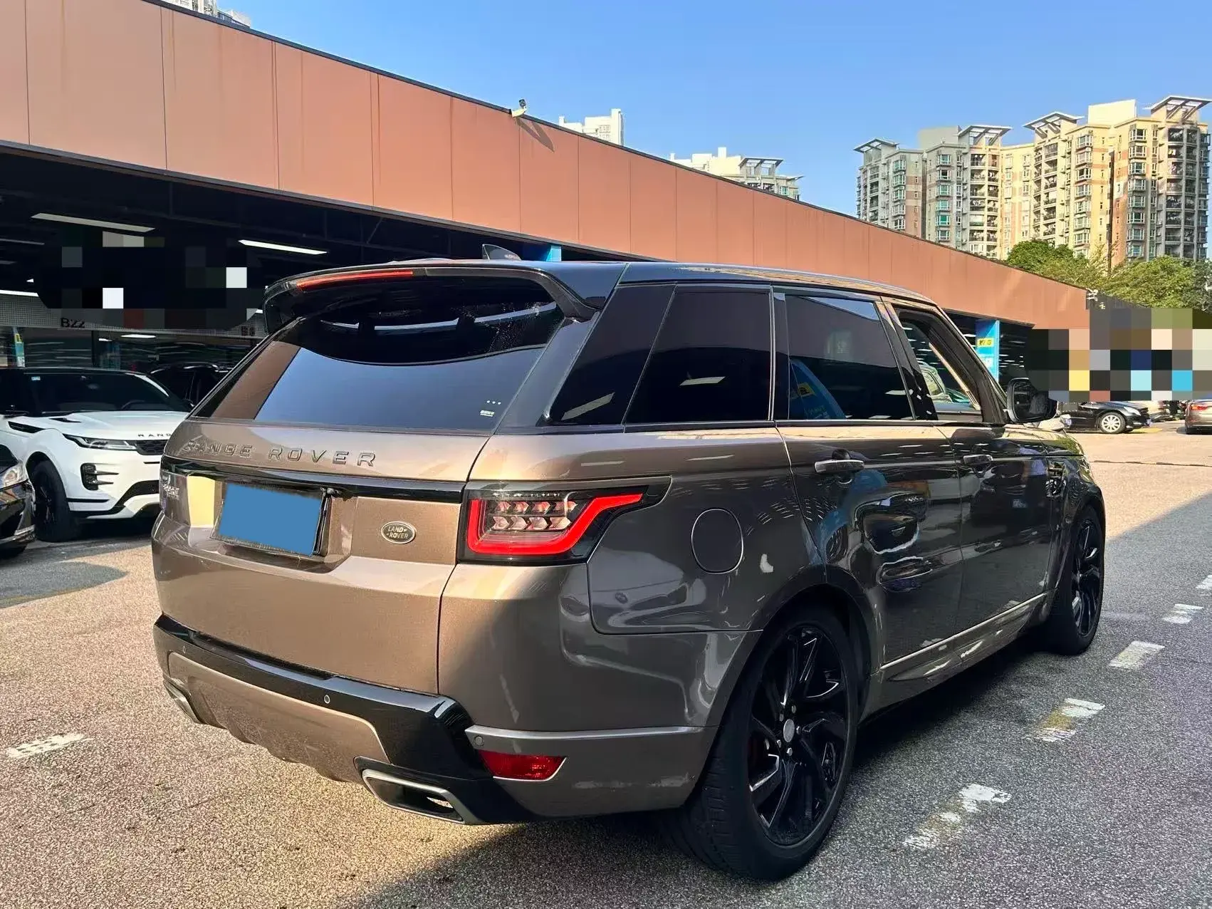 2018 LAND ROVER thumbnail 4