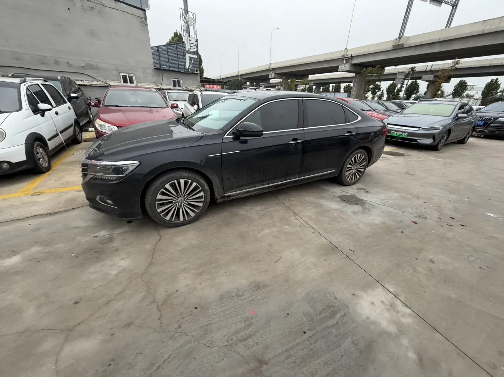 2019 VOLKSWAGEN PASSAT thumbnail 2