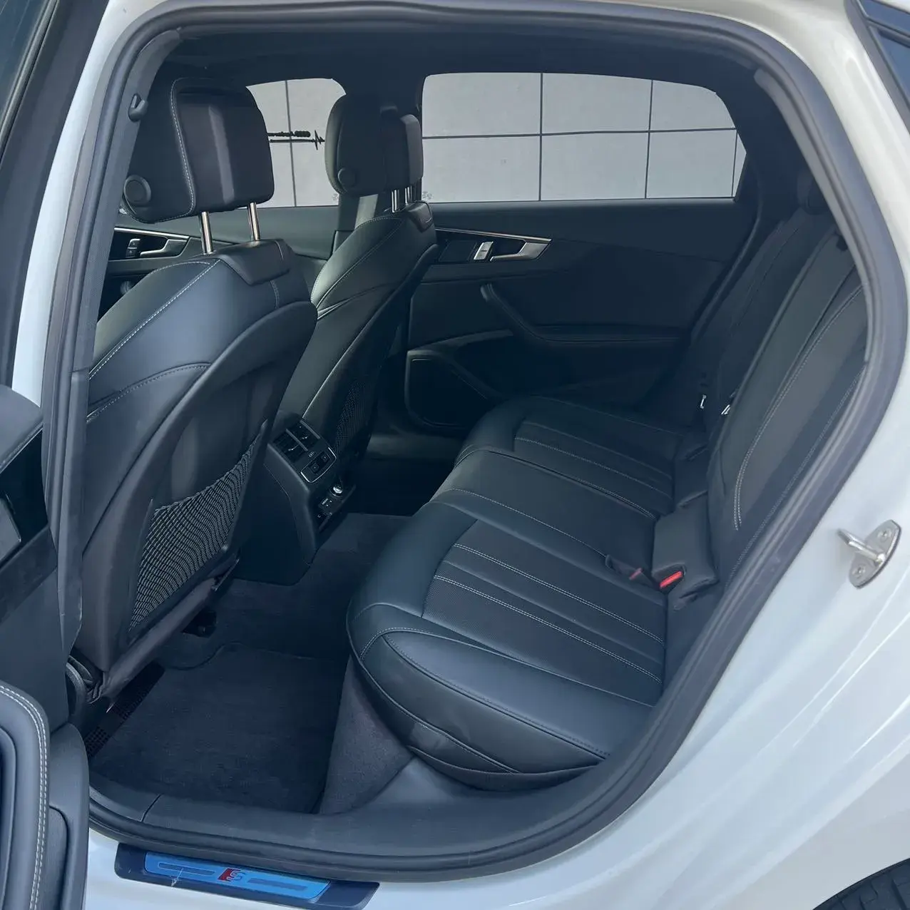 2024 AUDI A4L thumbnail 4