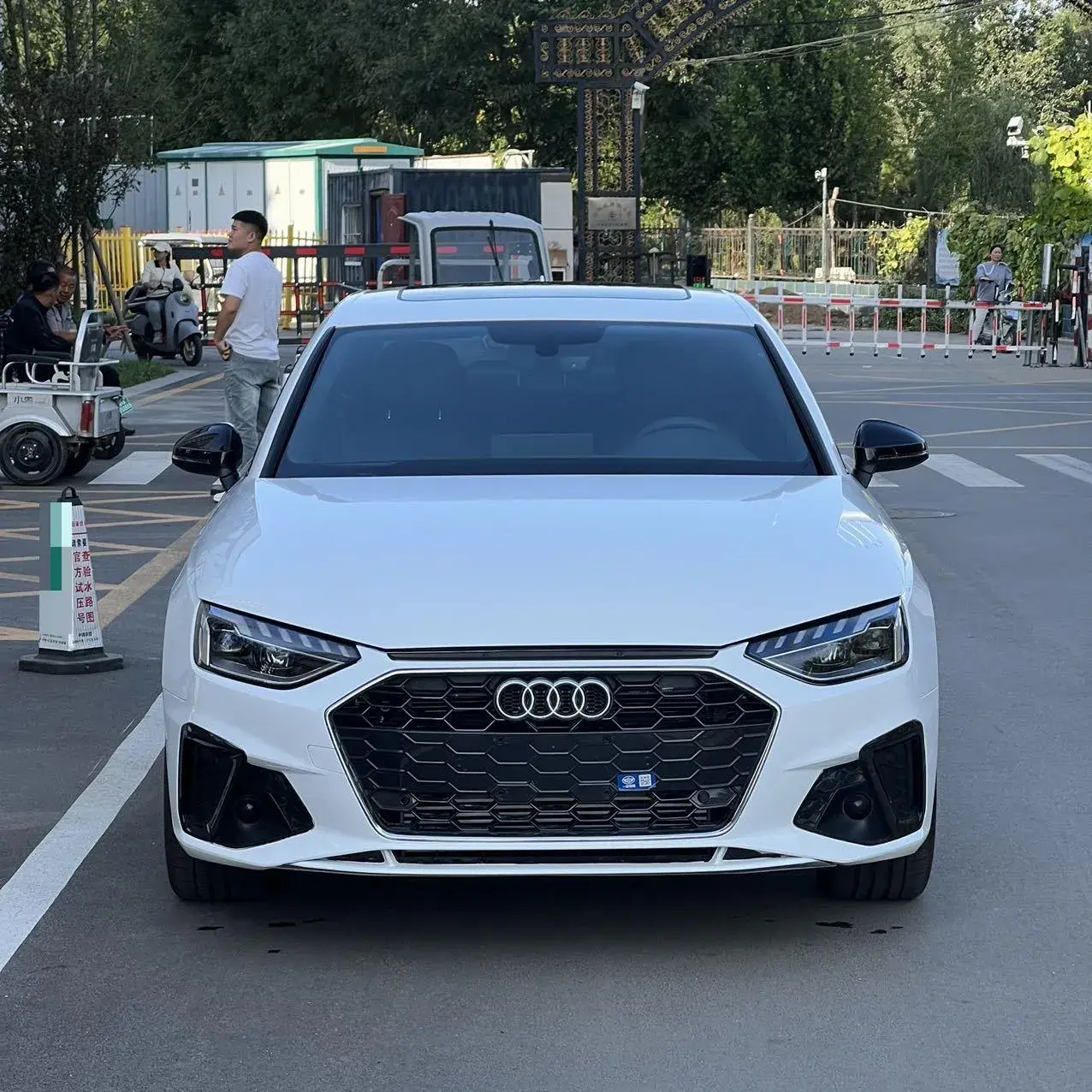 2024 AUDI A4L thumbnail 2