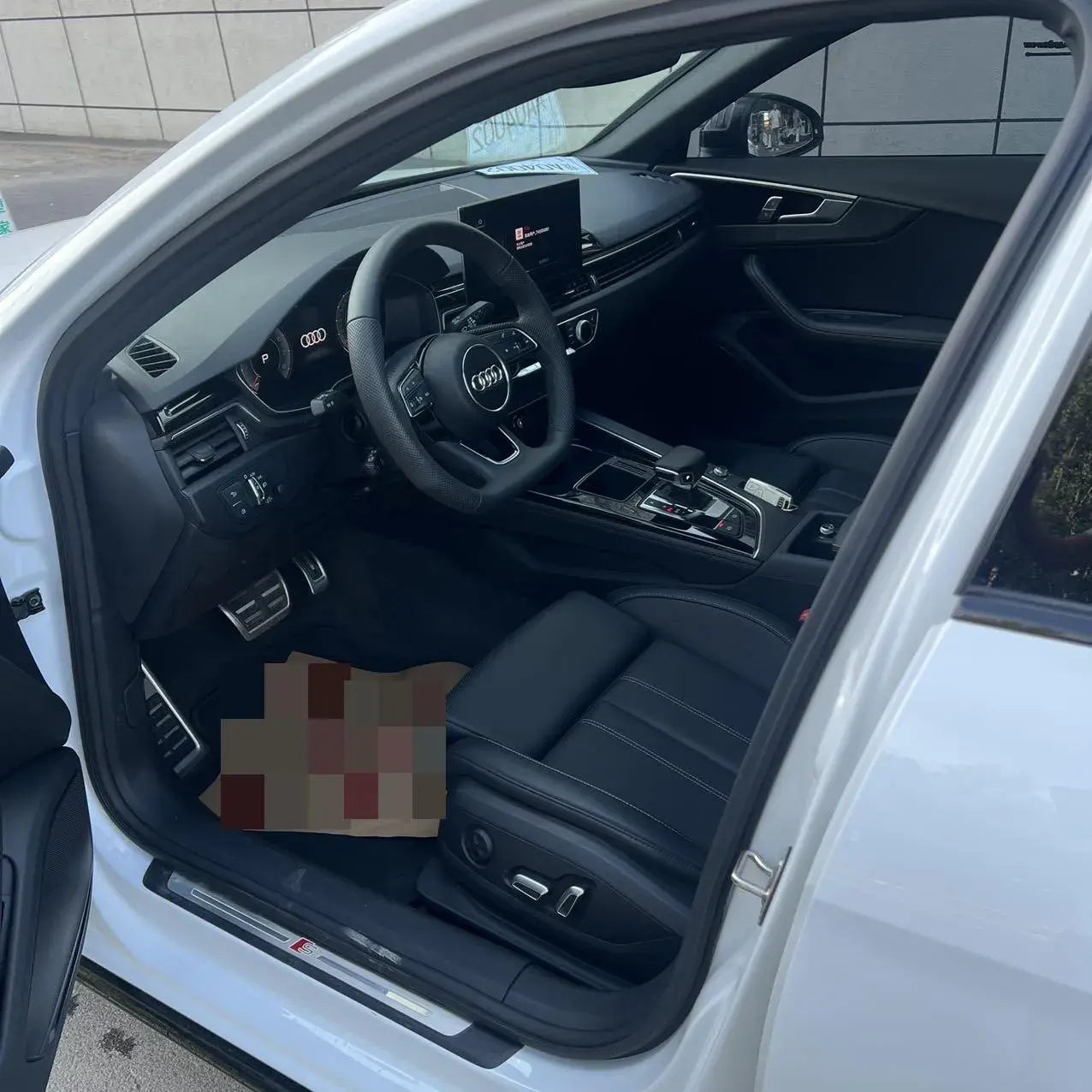 2024 AUDI A4L thumbnail 3