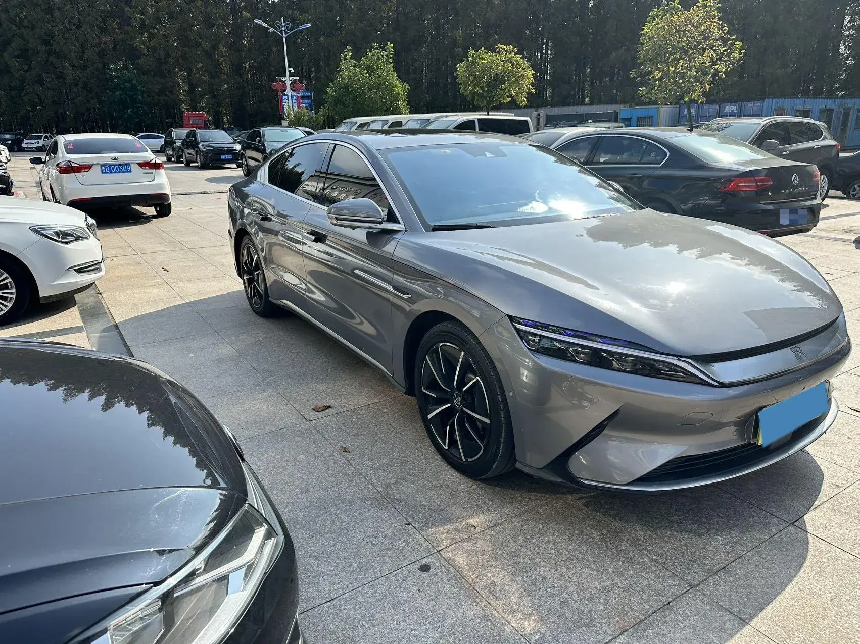 2020 BYD HAN thumbnail 3