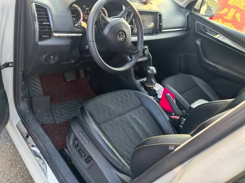 2018 SKODA KAROQ thumbnail 3