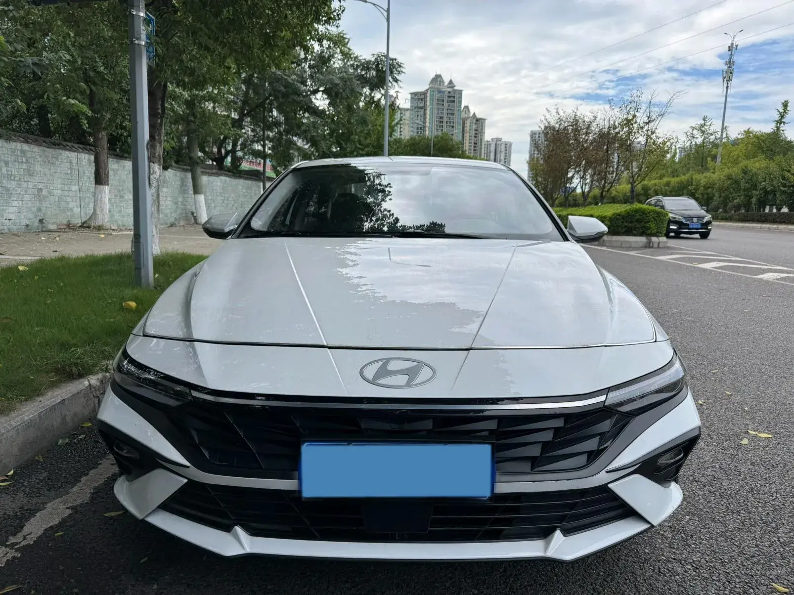 2023 HYUNDAI ELANTRA thumbnail 2
