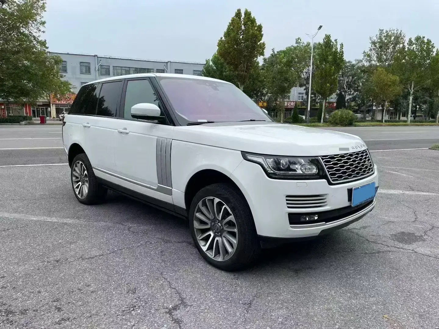2017 LAND ROVER thumbnail 3