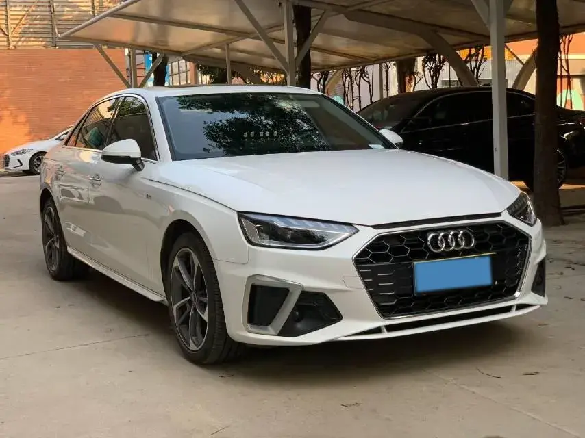 2023 AUDI A4L thumbnail 3