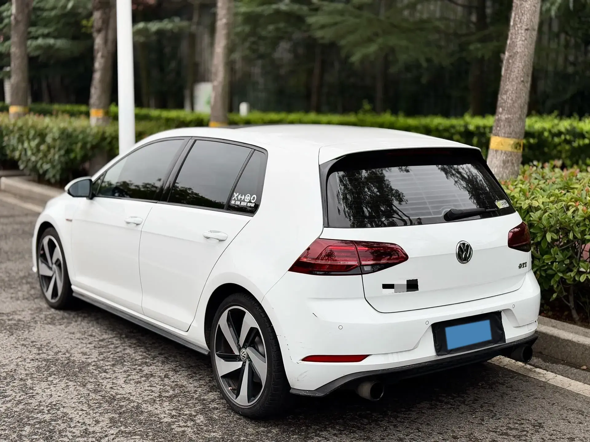 2018 VOLKSWAGEN GOLFGTI thumbnail 4