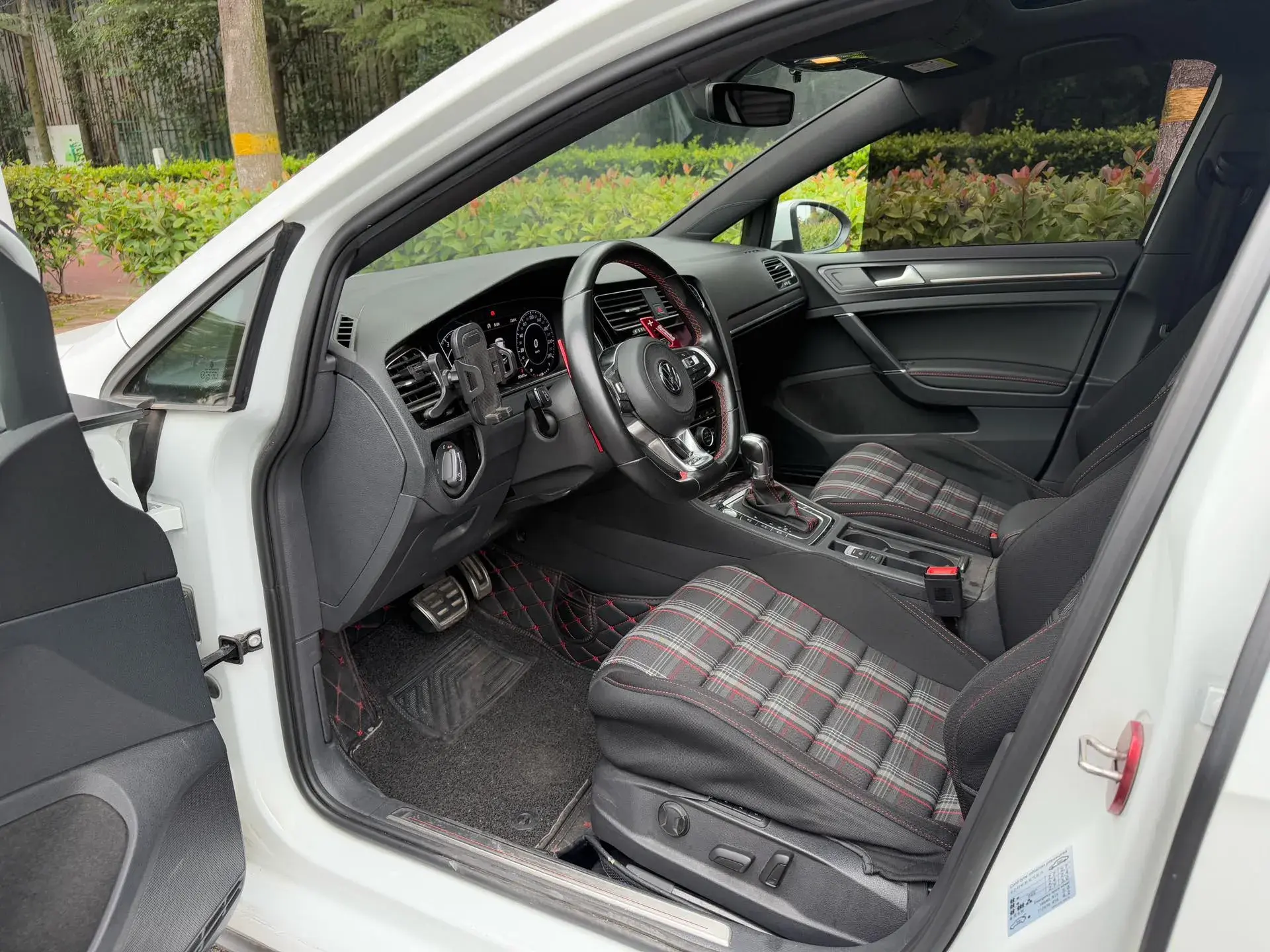 2018 VOLKSWAGEN GOLFGTI thumbnail 2