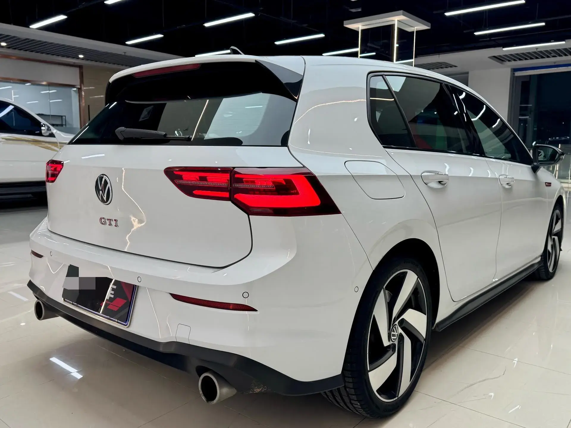 2021 VOLKSWAGEN GOLFGTI thumbnail 3