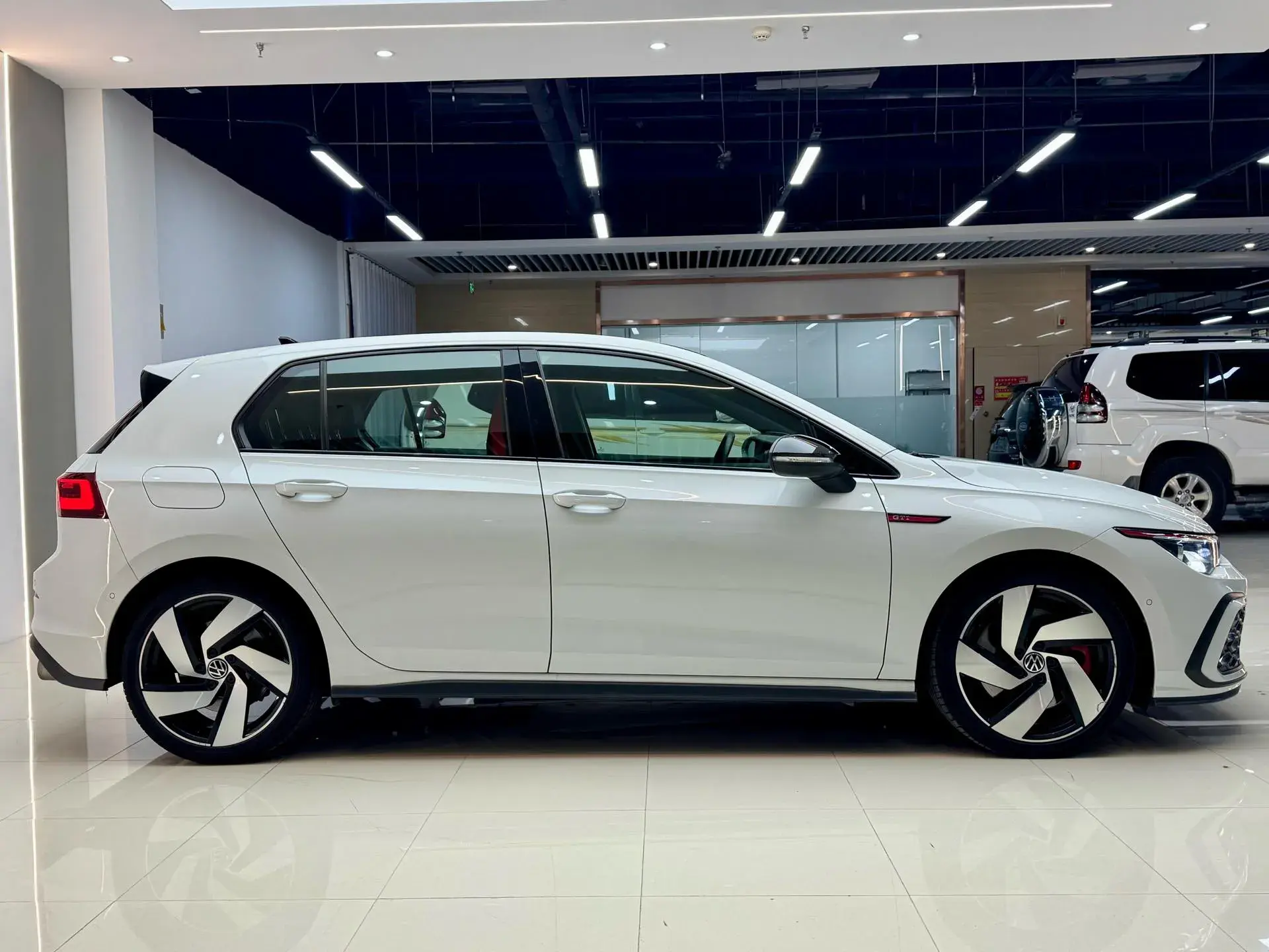 2021 VOLKSWAGEN GOLFGTI thumbnail 2