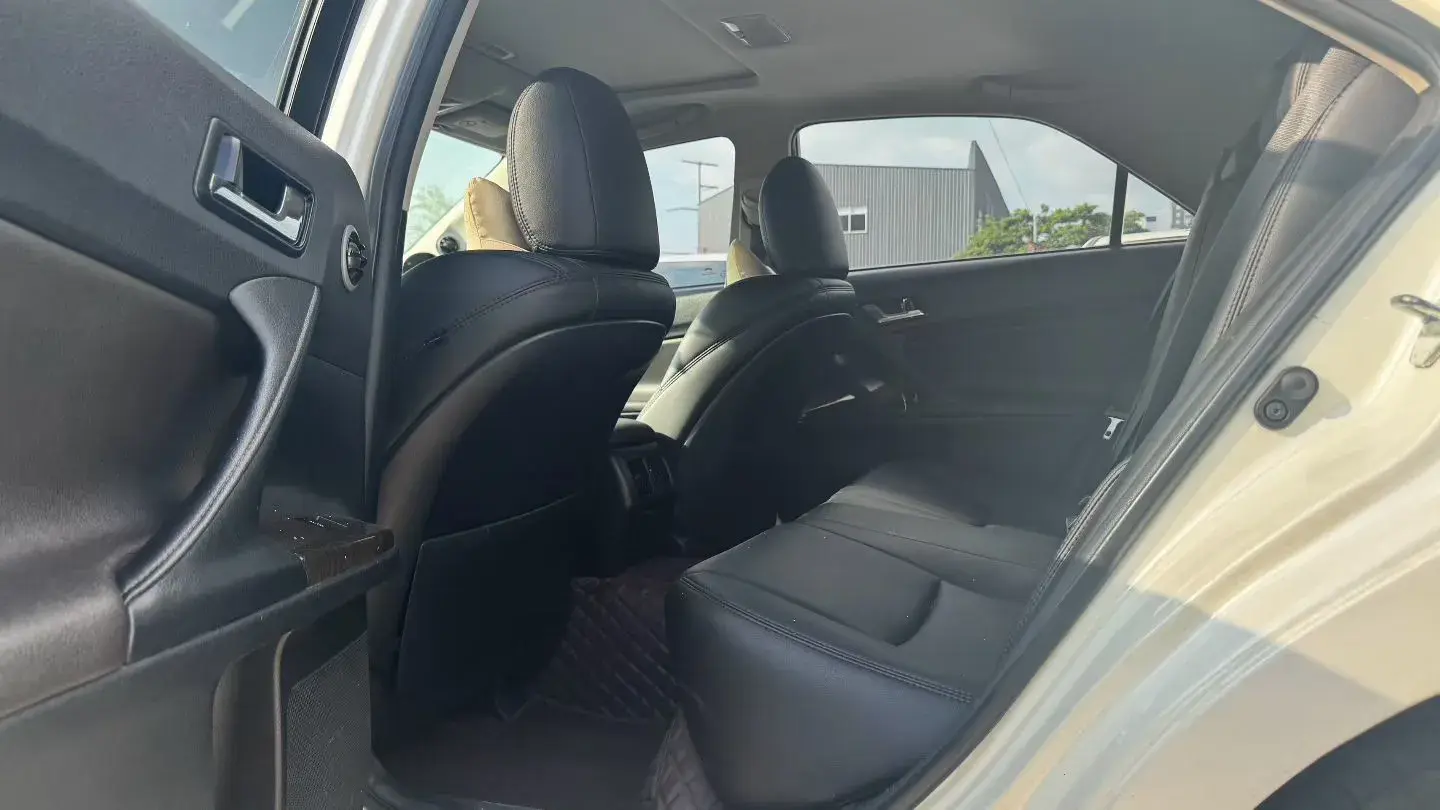 2024 AUDI A6L thumbnail 2