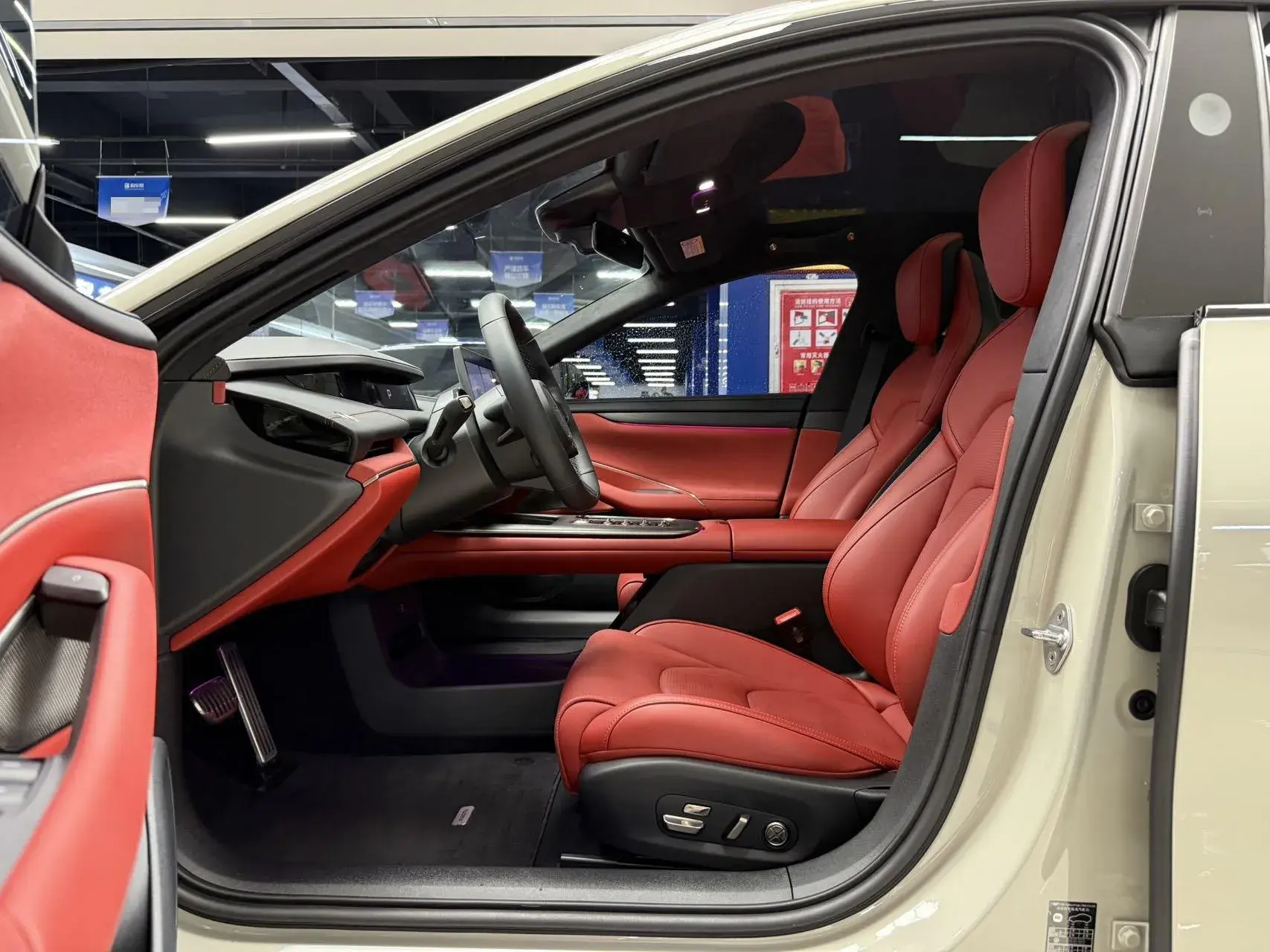 2024 MI SU7 thumbnail 3