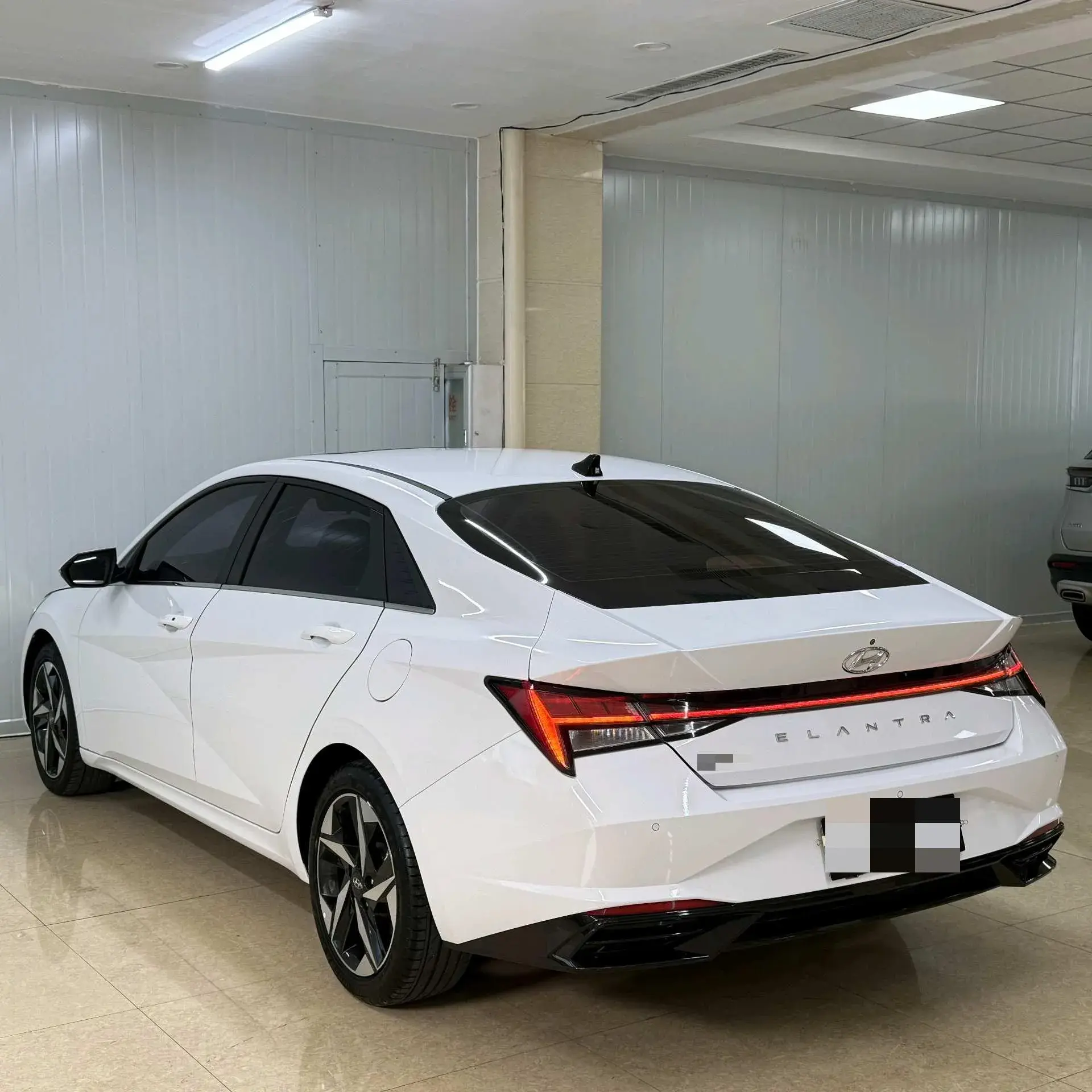 2021 HYUNDAI ELANTRA thumbnail 4