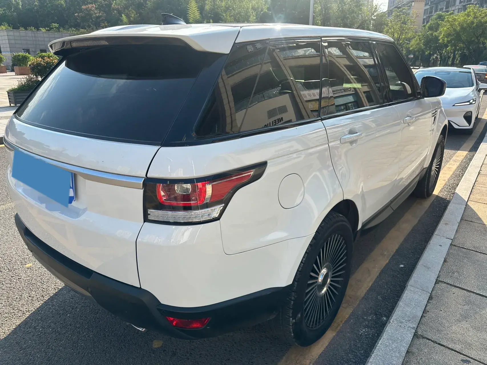 2016 LAND ROVER thumbnail 2