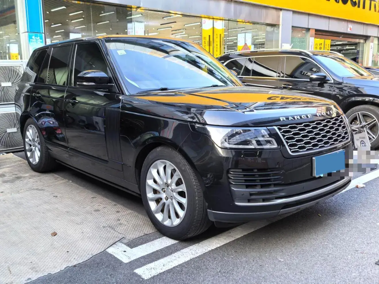 2018 LAND ROVER thumbnail 3