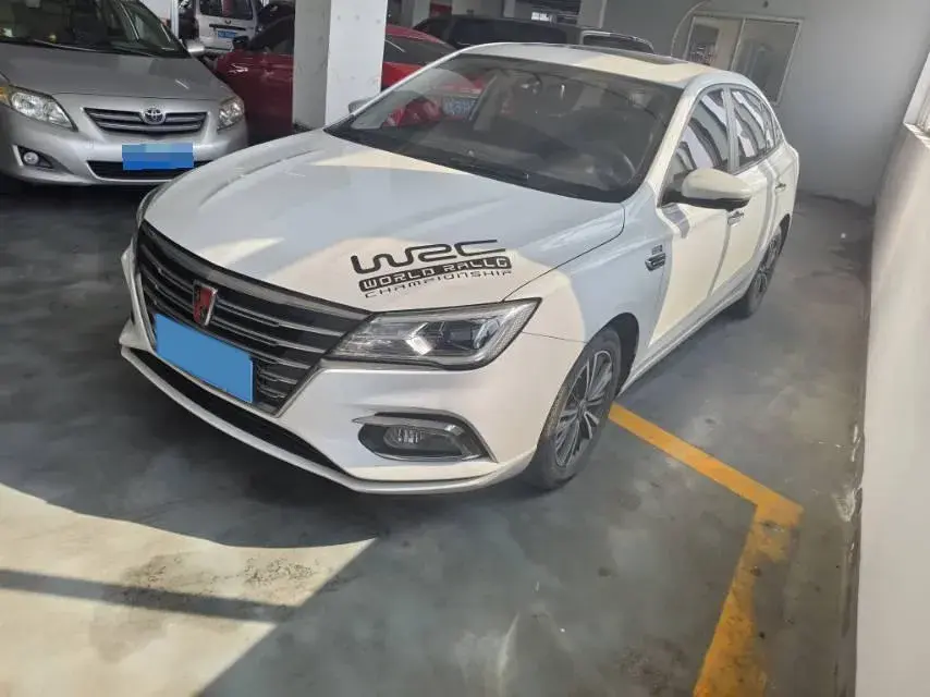 2019 ROEWE I5 view 1