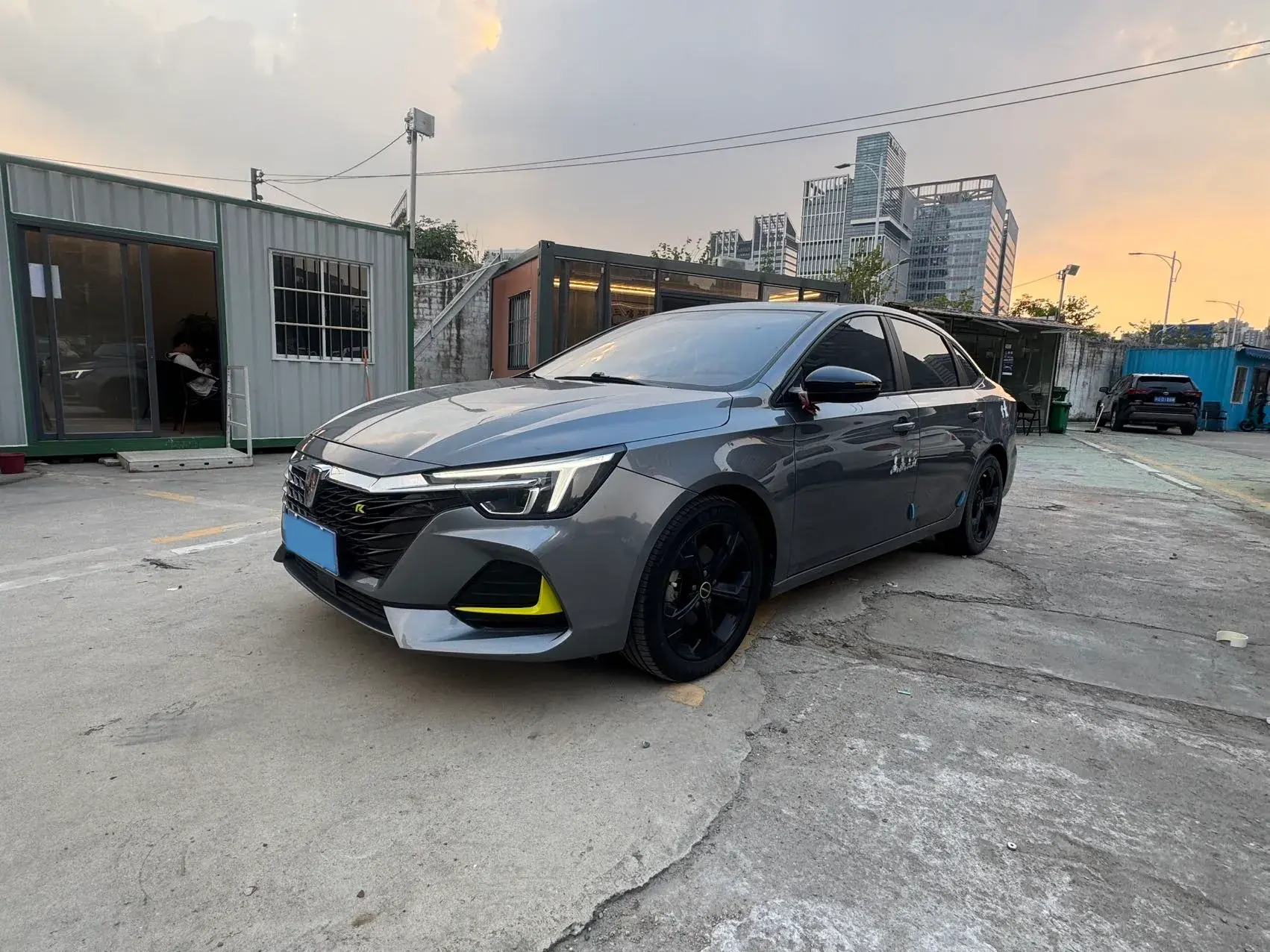 2020 ROEWE I6 view 1