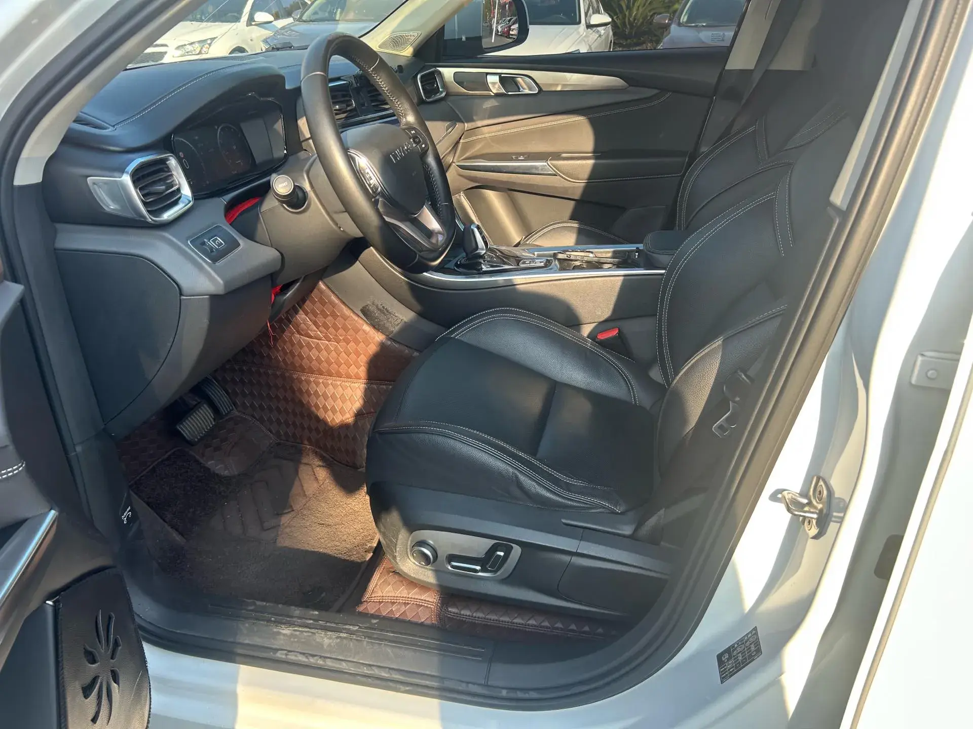 2017 LYNK&CO 01 thumbnail 3