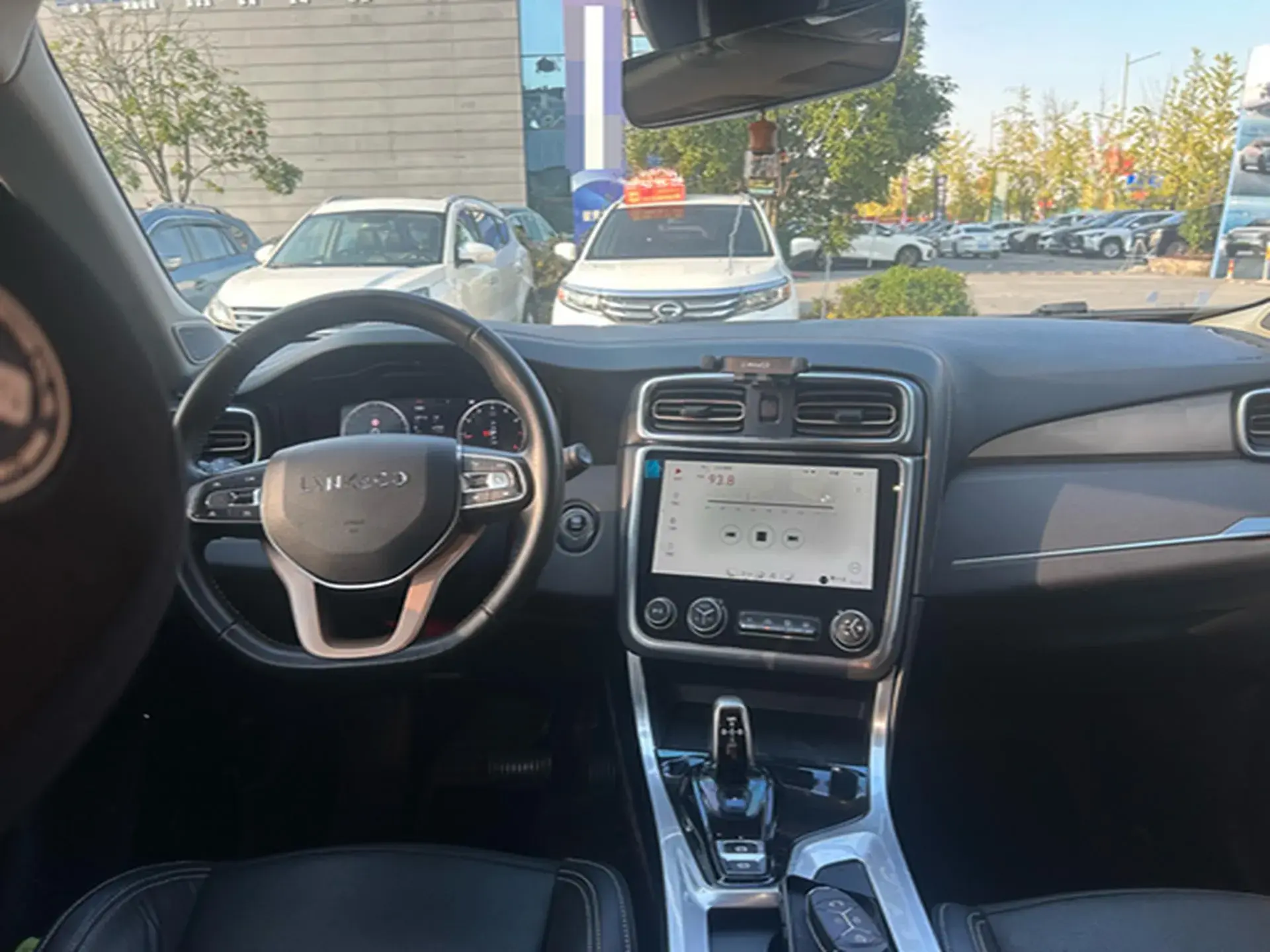 2017 LYNK&CO 01 thumbnail 4