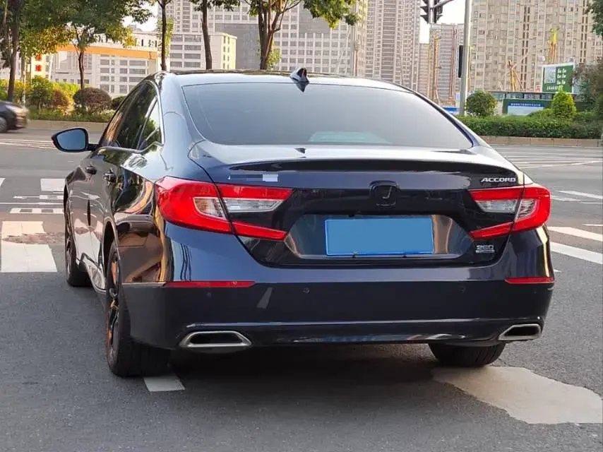 2021 HONDA ACCORD thumbnail 3