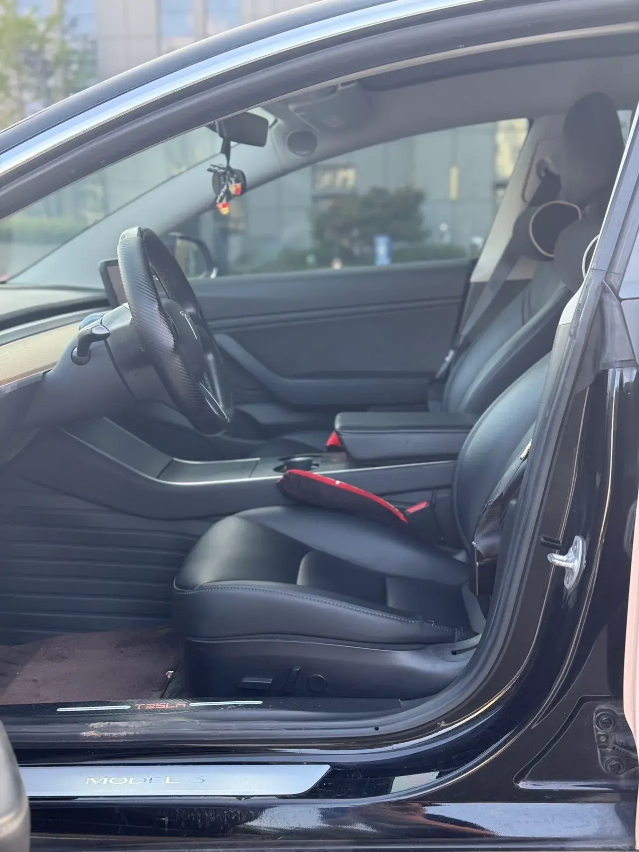 2019 TESLA MODEL thumbnail 4