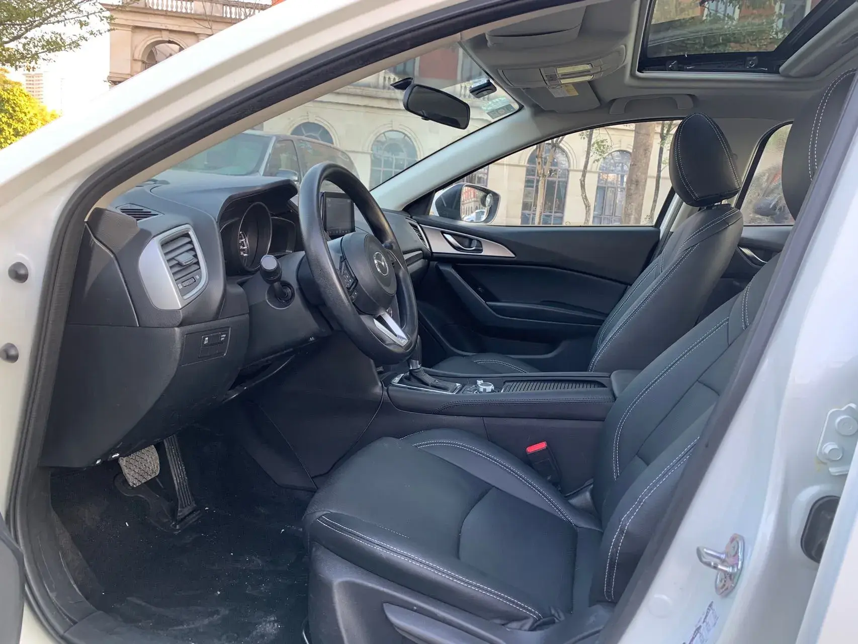 2017 MAZDA 3 thumbnail 4