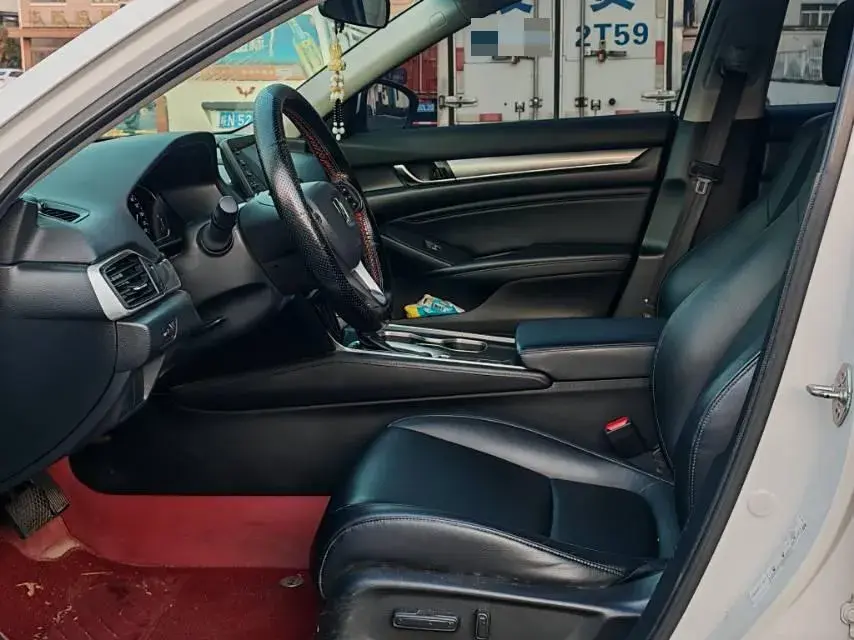 2018 HONDA ACCORD thumbnail 4