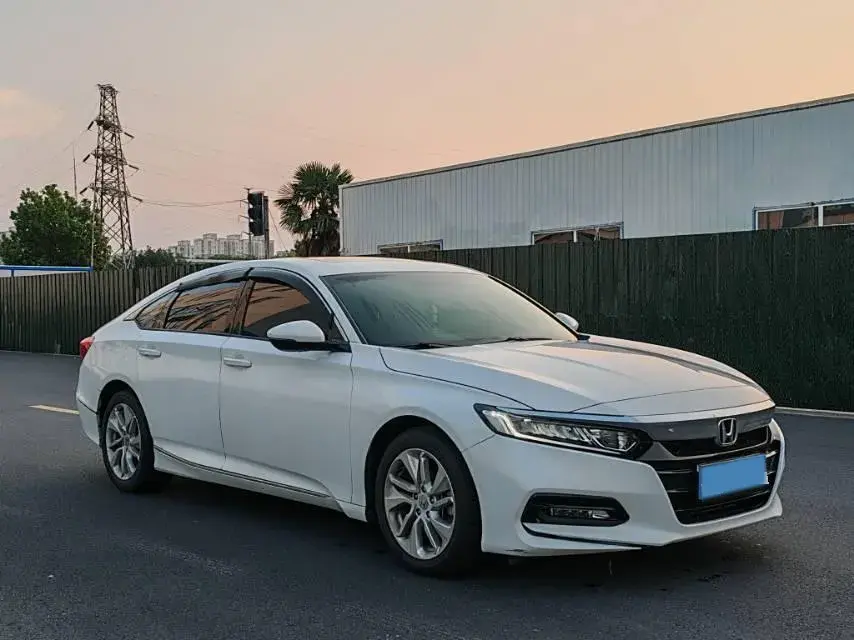2018 HONDA ACCORD thumbnail 3