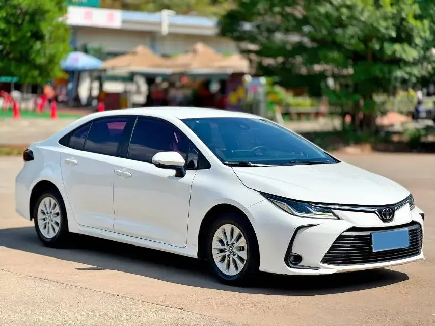 2021 TOYOTA COROLLA thumbnail 3