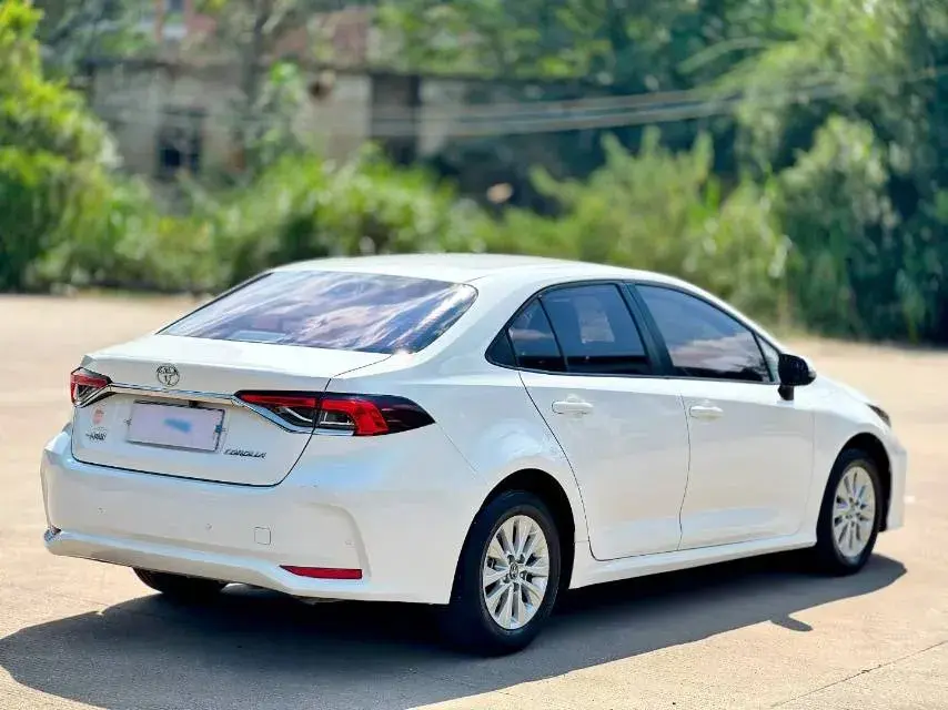 2021 TOYOTA COROLLA thumbnail 4