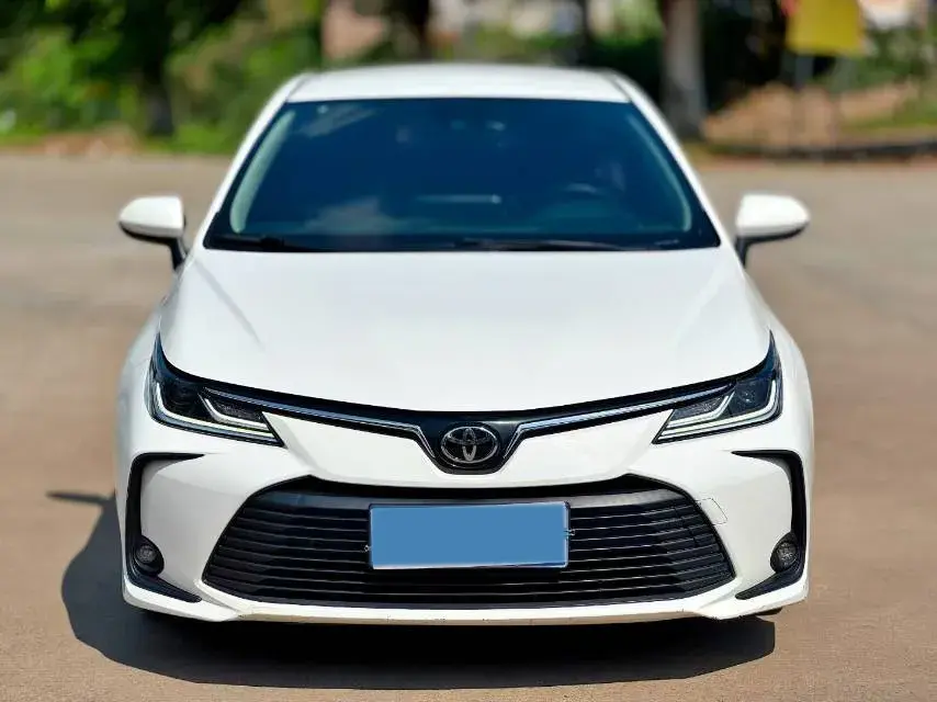 2021 TOYOTA COROLLA thumbnail 2