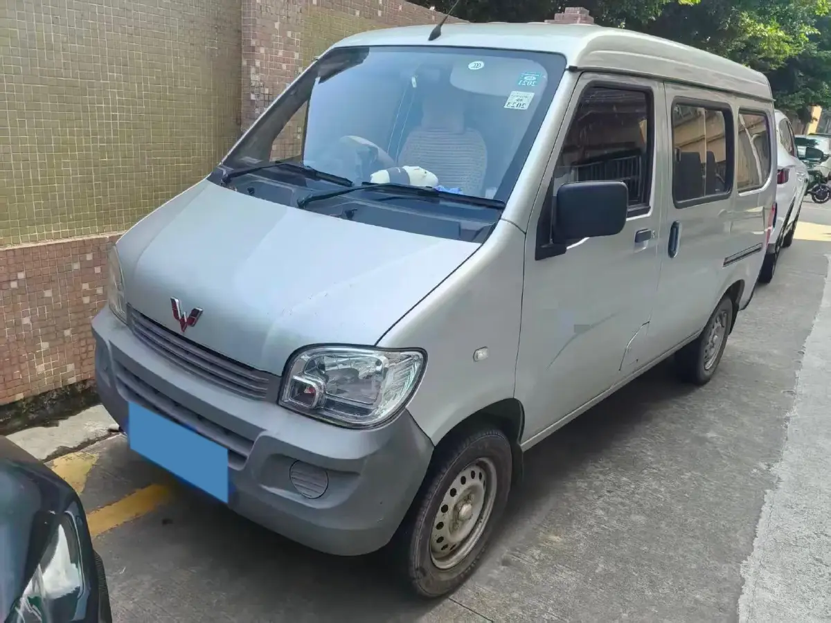 2015 WuLing ZhiGuang 1.2L 82HP L4 5MT