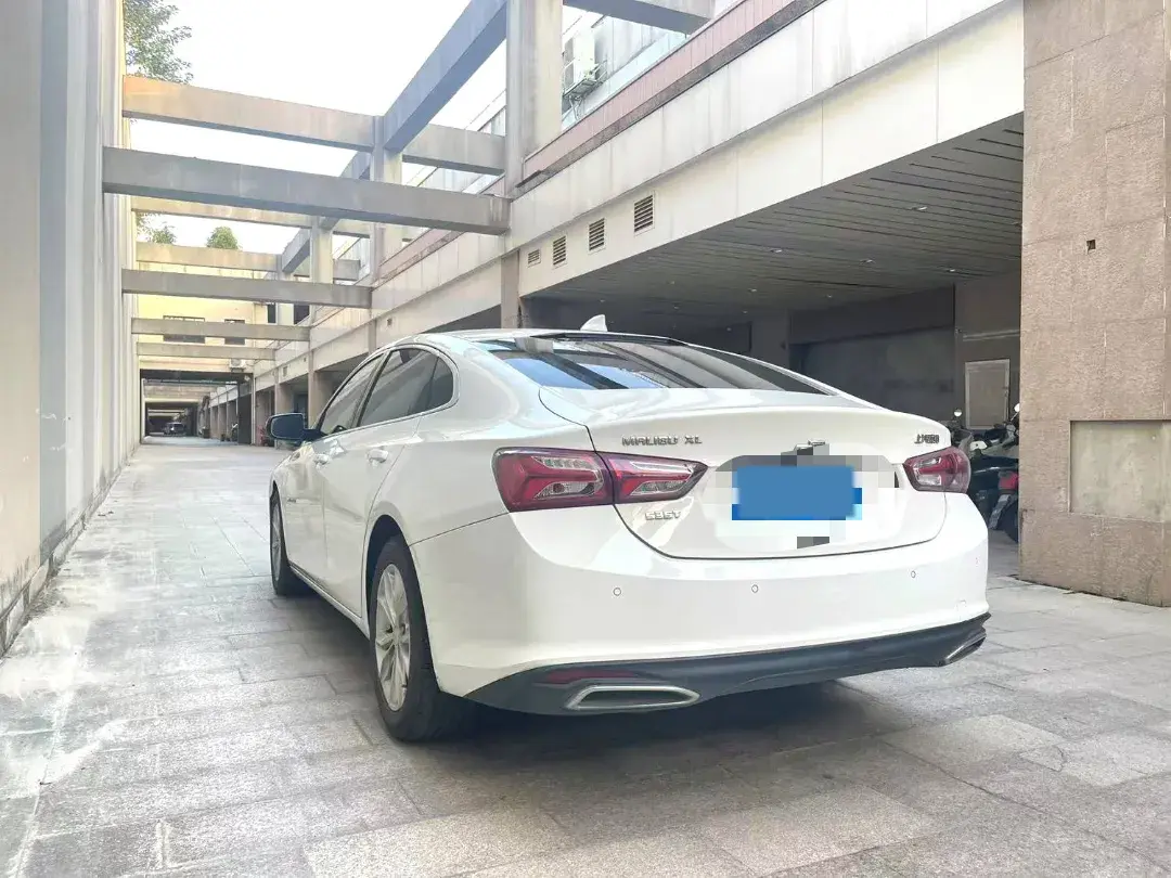 2020 CHEVROLET MALIBU thumbnail 3