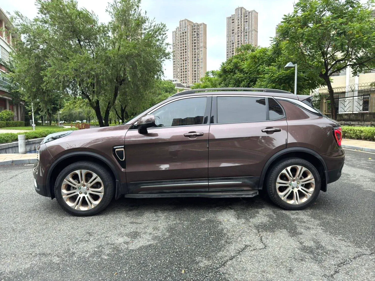 2018 LYNK&CO 01 thumbnail 4