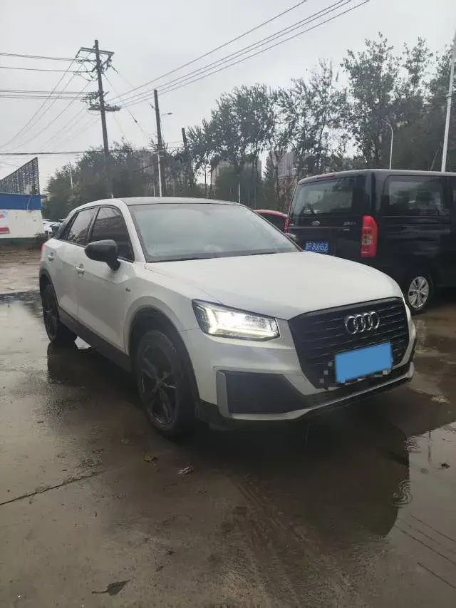 2020 AUDI Q2L thumbnail 2
