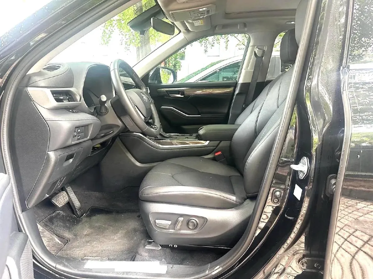 2026 Toyota Sienna 2.5L 189HP L4 E-CVT Hybrid,autocango,china used car exporter,china ev exporter,chinese used car exporter,chinese used ev exporter