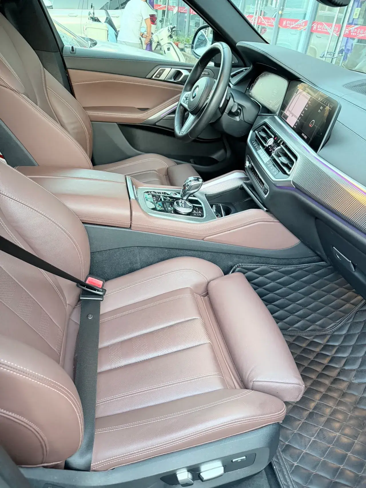 2020 BMW X6 thumbnail 4