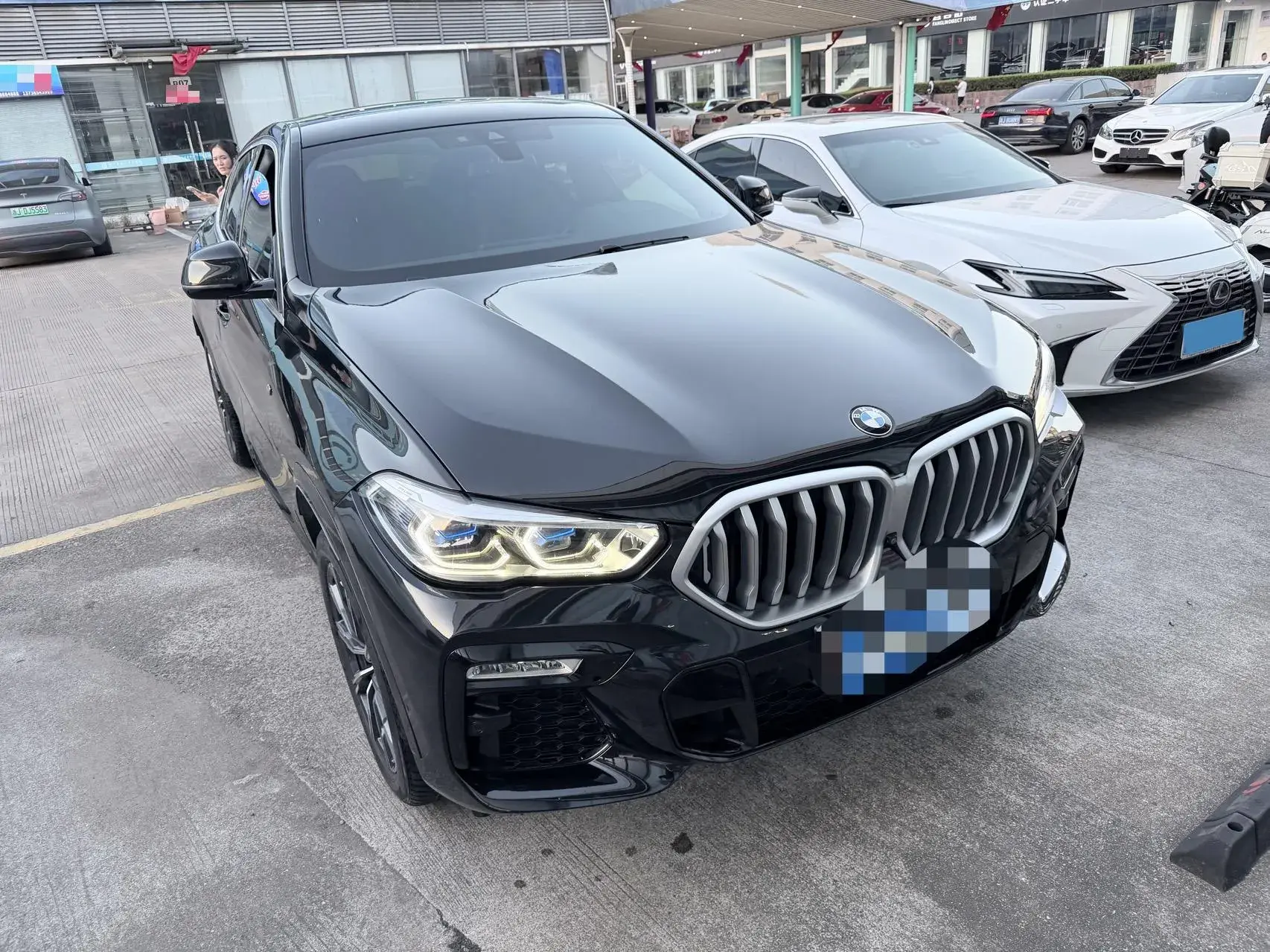 2020 BMW X6 thumbnail 2