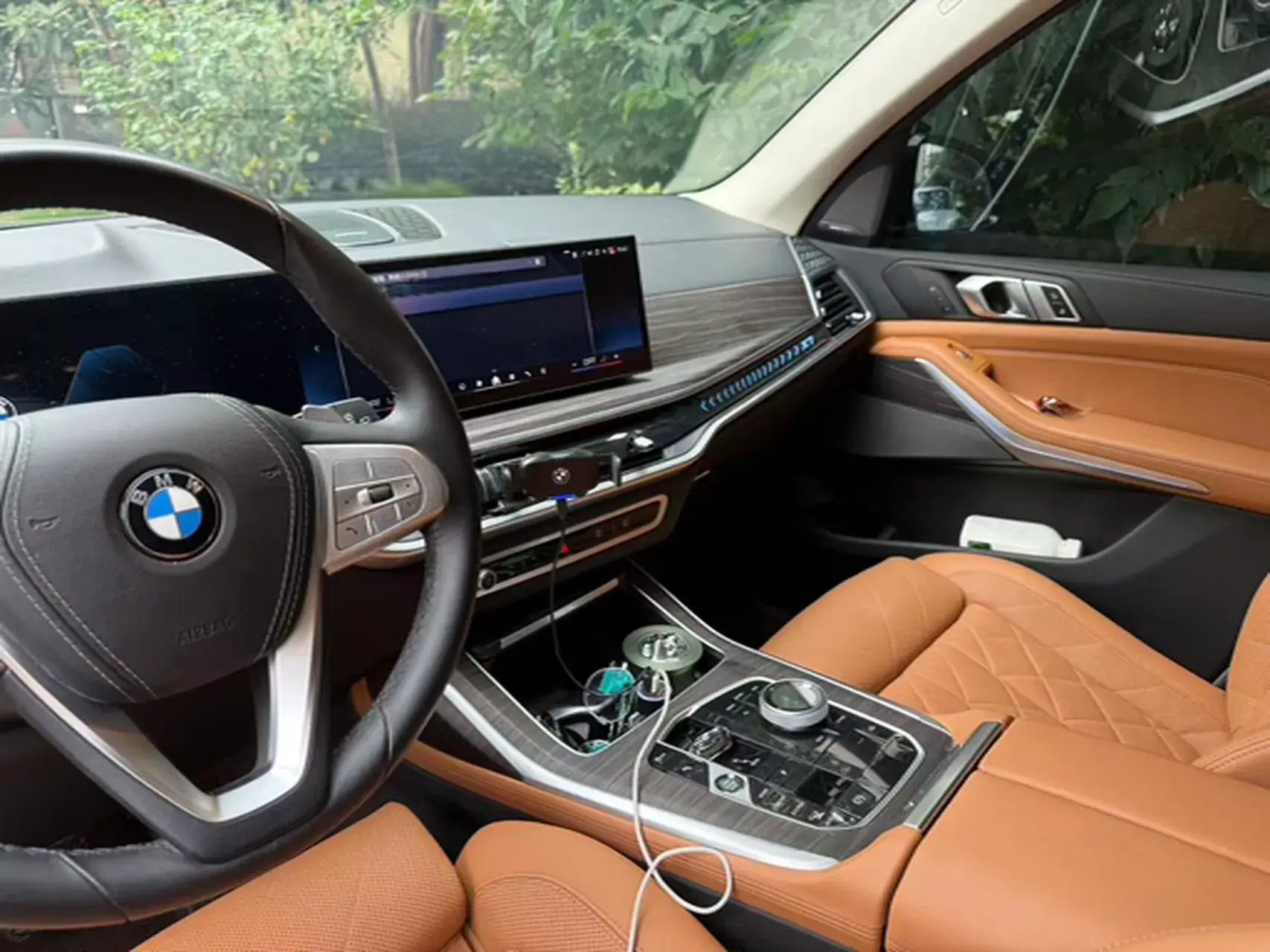 2023 BMW X7 thumbnail 4