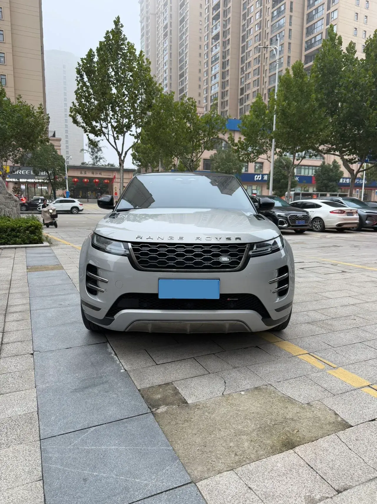 2023 LAND ROVER thumbnail 2